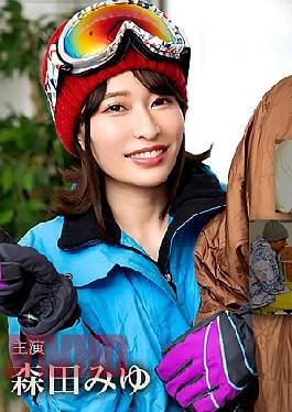 Caribbeancom CR-011726-001 Lost in the Snowy Mountains and Cuckolded by Her Boyfriend's Friend